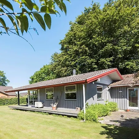 R732-rodvig-strandlaugsvej-5-a Feriehus *